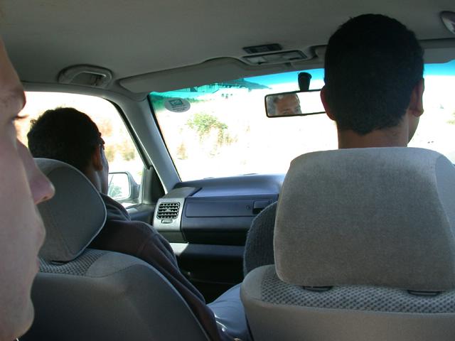 Doch nicht laufen. Kollege Khalied pickt mich auf.