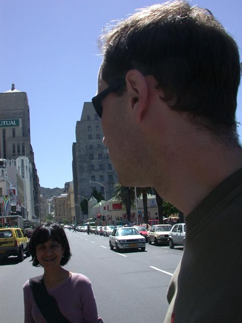 An der Parade droht uns jeden zweiten Tag der Verkehrstod beim berqueren der Strae