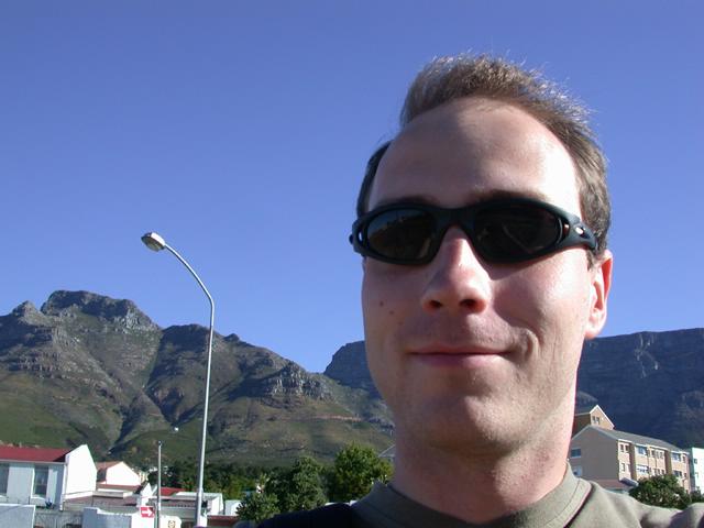 Auf dem Heimweg guckt mir der Tafelberg in den Rcken und die Sonne lacht