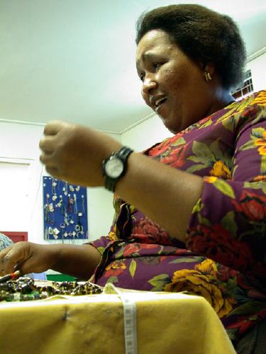 Wenn ich nur Xhosa verstehen wrde, wsste ich jetzt, worber sich die Frauen bei der Arbeit unterhalten