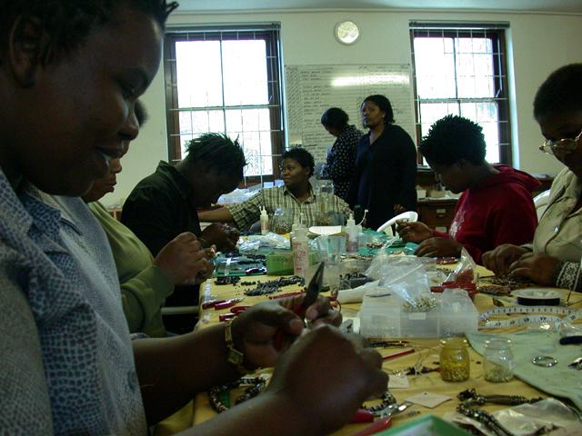 Auf dem Tisch sieht es aus, wie in der Bastelstunde beim Kindergarten :-)