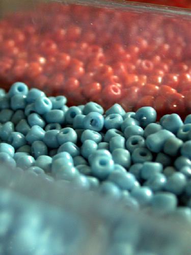 Kinder wrden in dieser Werkstatt entweder bis zum Umfallen spielen oder an den Tausenden von Perlen ersticken