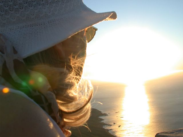 Irgendwo am Horizont platscht die Sonne zischend ins Wasser