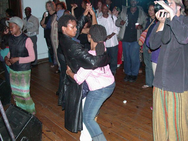 Das macht eine echte Gumba aus: Tanzen bis zum Abwinken