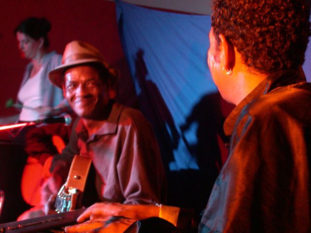 Was grinst du so, Mac?