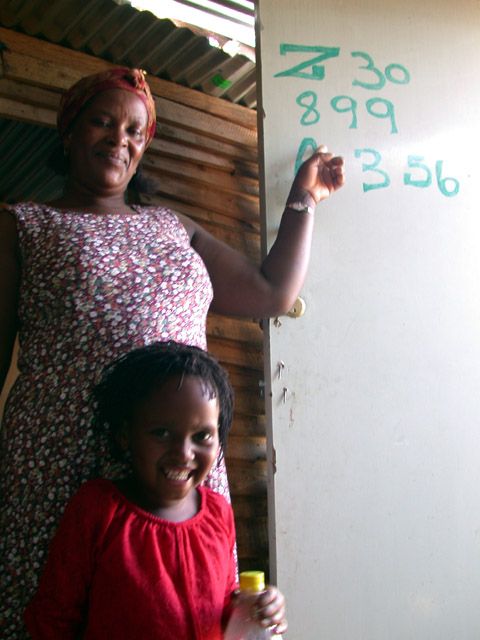 Strassen gibt es in Langa nicht, doch der Postbote findet einen trotzdem, mit Hilfe dieser Nummern.