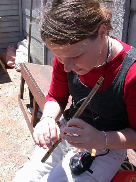 Auf Roberts Pennywistle kann Thea kein hohes C entdecken. Uebrigens ein deutsches Produkt aus dem Hause Hohner