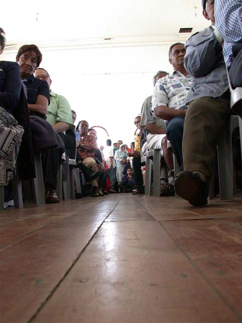 Alle Pltze sind besetzt, Einige mssen drauen stehen