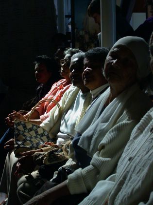 Die alten Bewohner von Protea waren zusammengekommen, um 