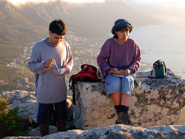 Ehepaar Rushdy und Haajirah bei der Rast.